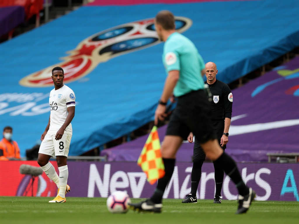 英超裁判公司主管韦伯主动联系利物浦致歉:此举意义何在? 英超裁判公司主管韦伯主动联系利物浦致歉:此举意义何在?