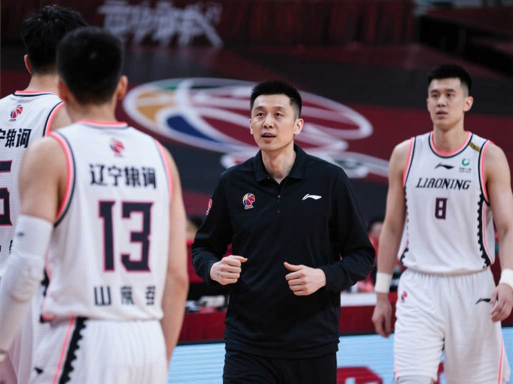 辽宁队迎4新援，三分王强势回归，杨鸣冲冠决心不变，痛失3核心